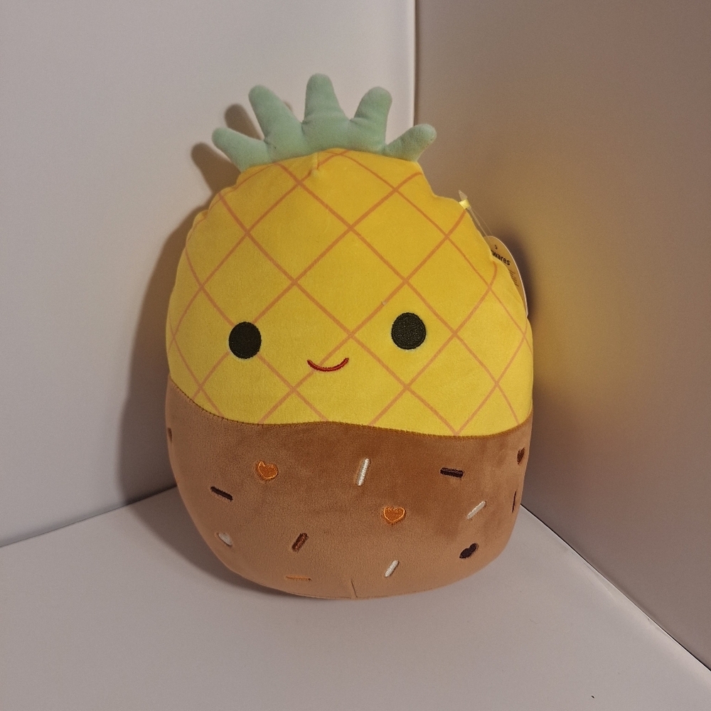 Squishmallow Maui the Chocolate Pineappleβ Valentines Day 2025 NEW 10 inch FTM